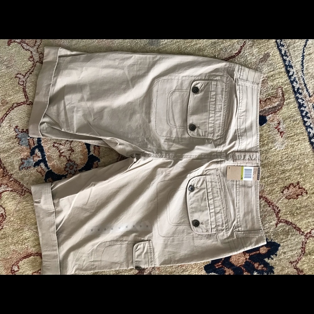 New  DNKY  shorts
